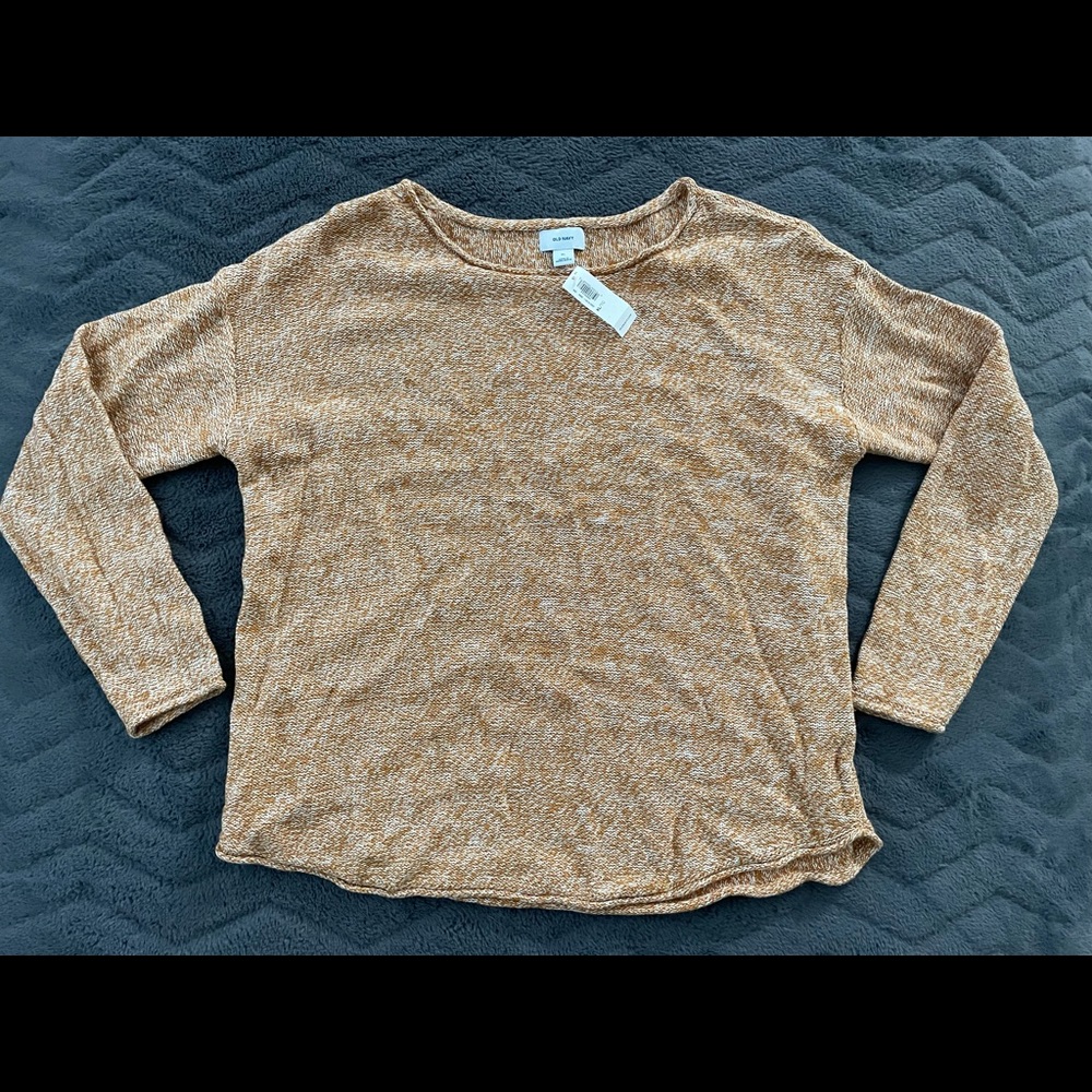 Old Navy Sweater. NWT. Size XL. Color: Tobacco